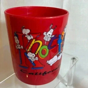 Knotts Berry Farm Snoopy Red‎ 4" Plastic Cup